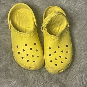 Classic Crocs Lemon Yellow Size 9 Waterproof Clogs